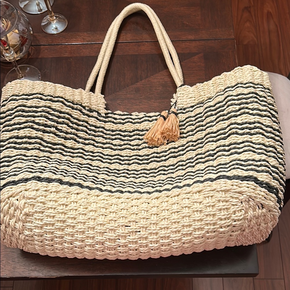 Elegant Woven Tote Bag - Black and Cream